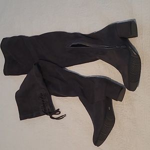 Dream Pairs 7.5 charcoal gray boots